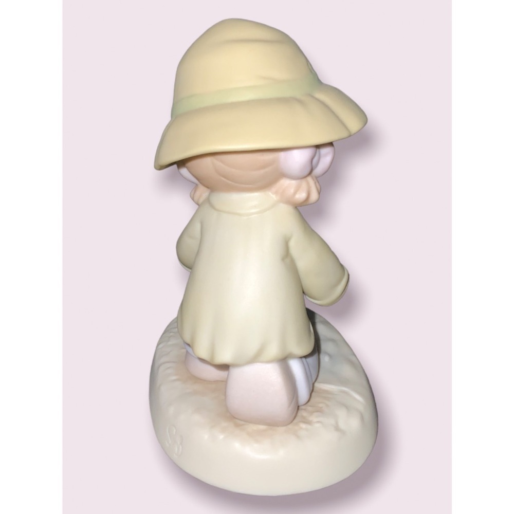 Precious Moments 1985 “You’re One In A Million To Me” Porcelain 5” Figurine - Picture 4 of 6